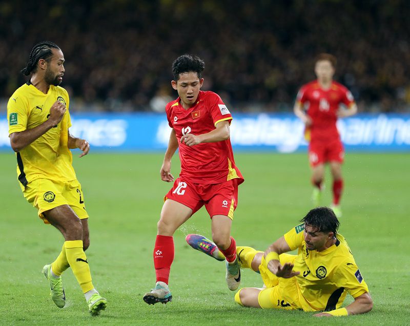 Vạch trần Oddsmakers và Traders: Cách họ "thao túng" dòng tiền